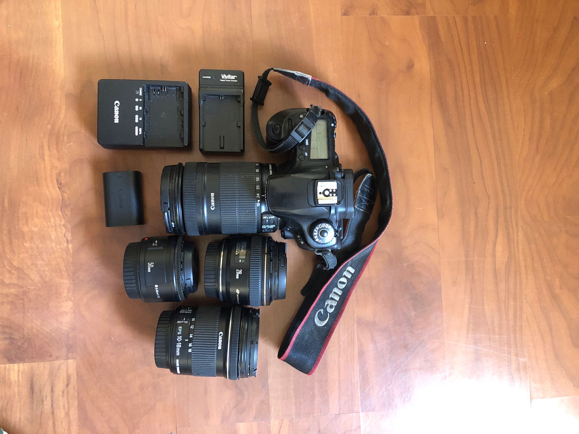 Canon 60d (lenses, battery) dslr