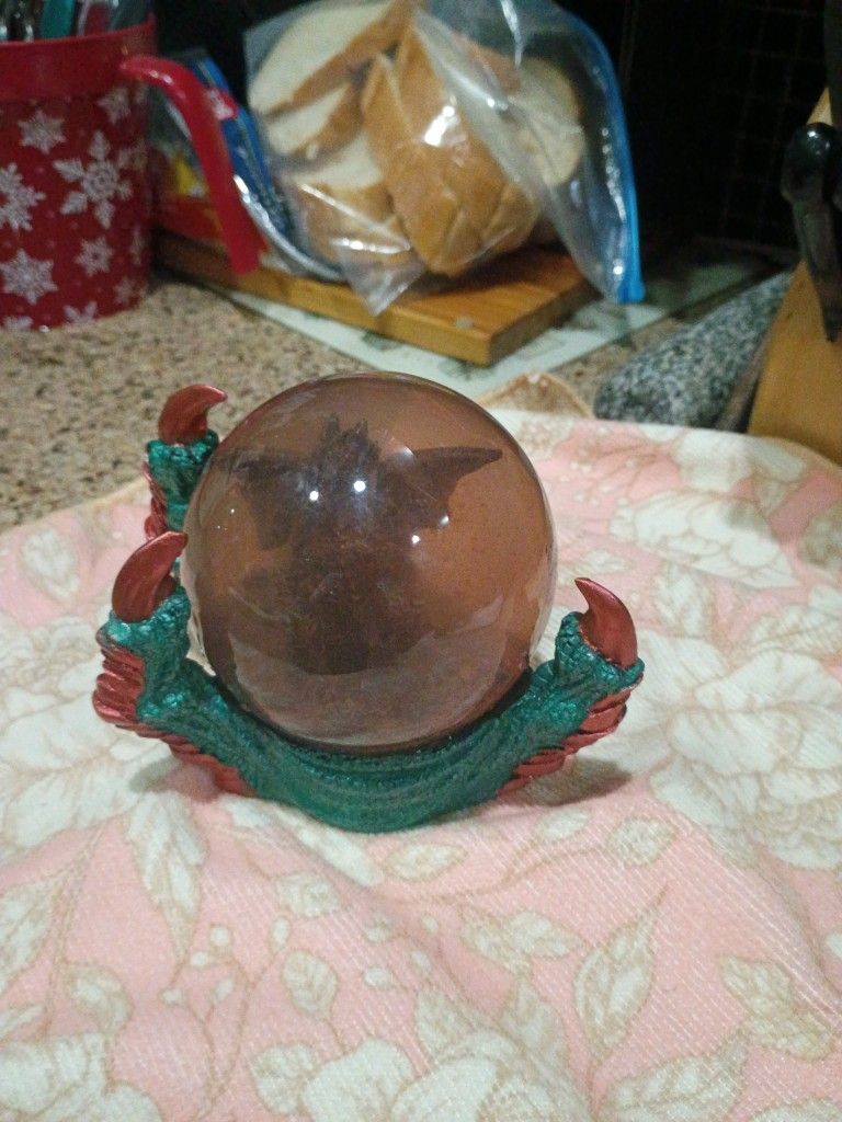 Dragon Claw W Dragon Inside Globe