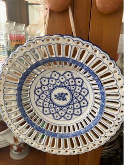 New  Delft plates of reticulated bowls