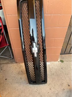 Chevy silverado 2011  grill black