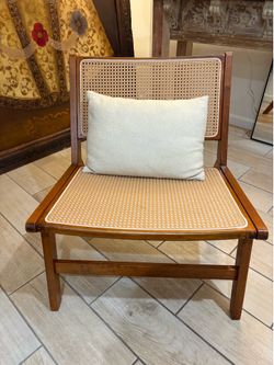 Accent chairs