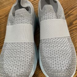 Womans Athletic Works Banded Jogging Shoes Gray Mesh Size 7.5