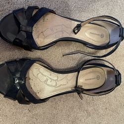 giani bernini navy strappy low wedge sandals- 7.5