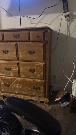 Dresser 4 drawer’s