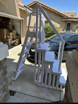 New Pool Ladder Extra Heavy Duty 