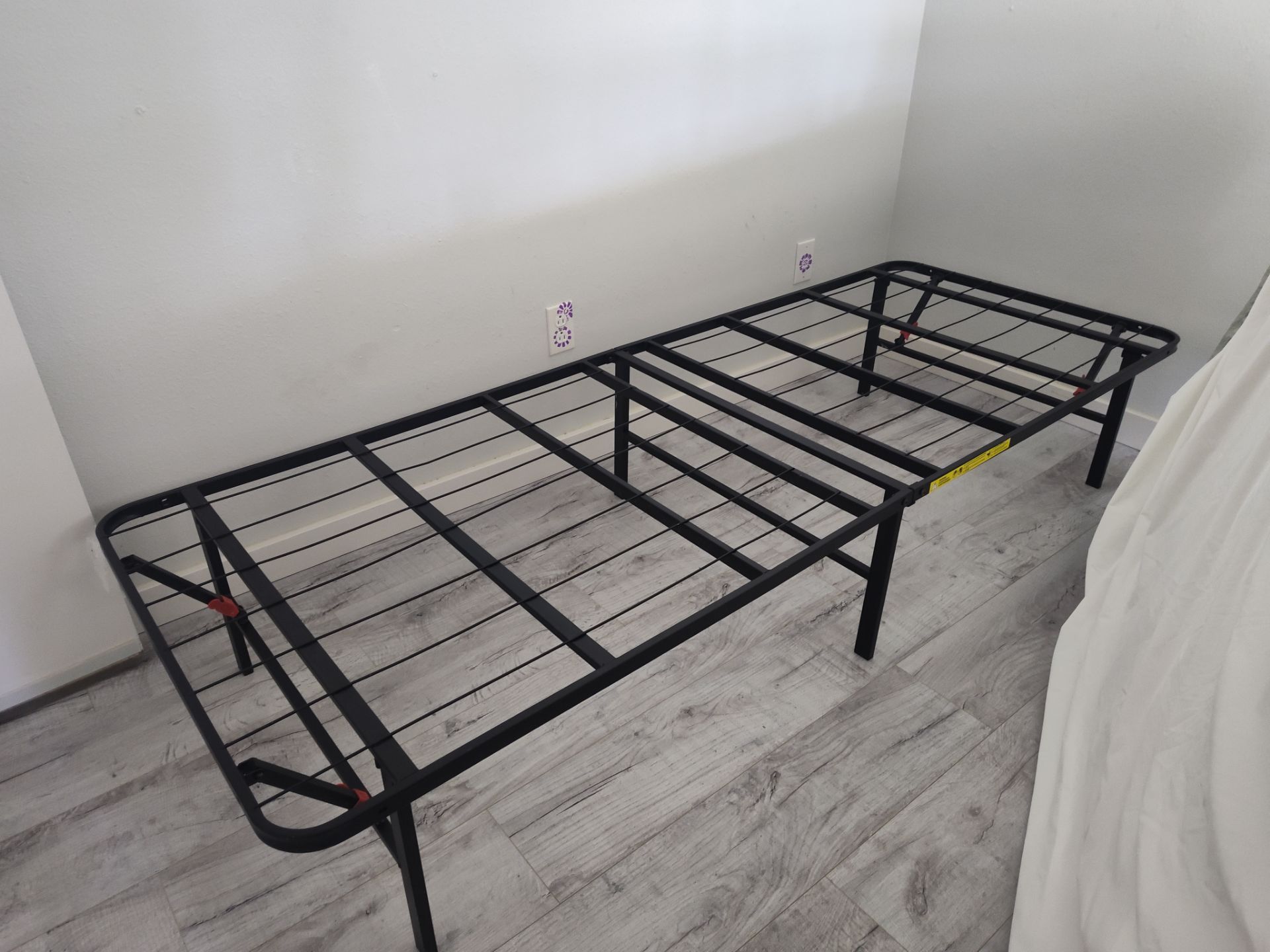 Twin size bed small in great shape