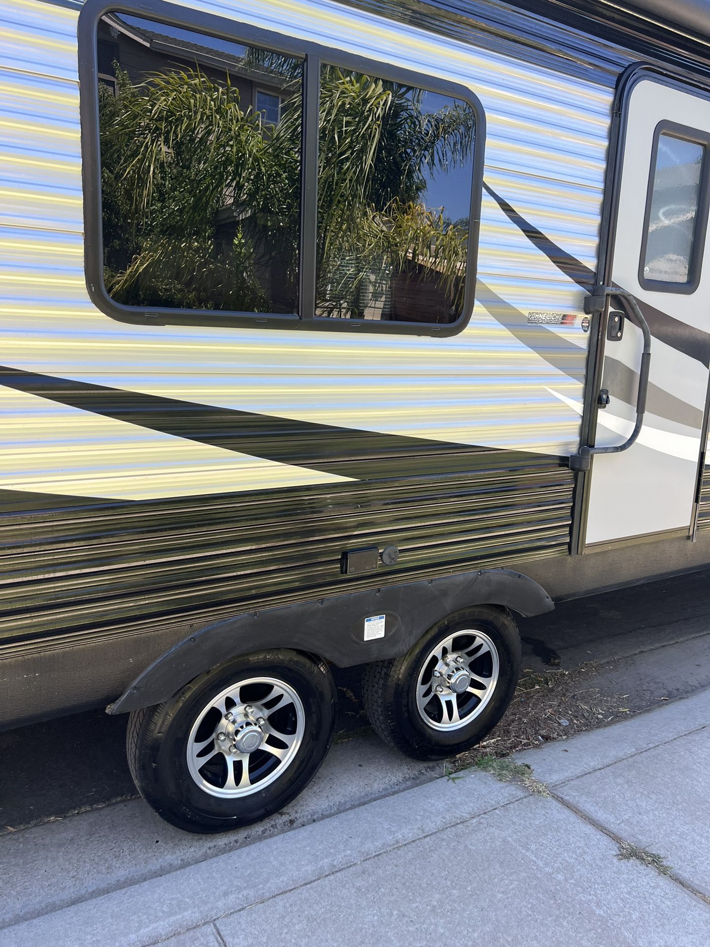 4 Trailer Aluminum Wheels 6 Lug On 225/75/15 Tires