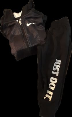 Nike 2T track suit