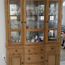 Two-Pieces Oak Hutch China Cabinet.