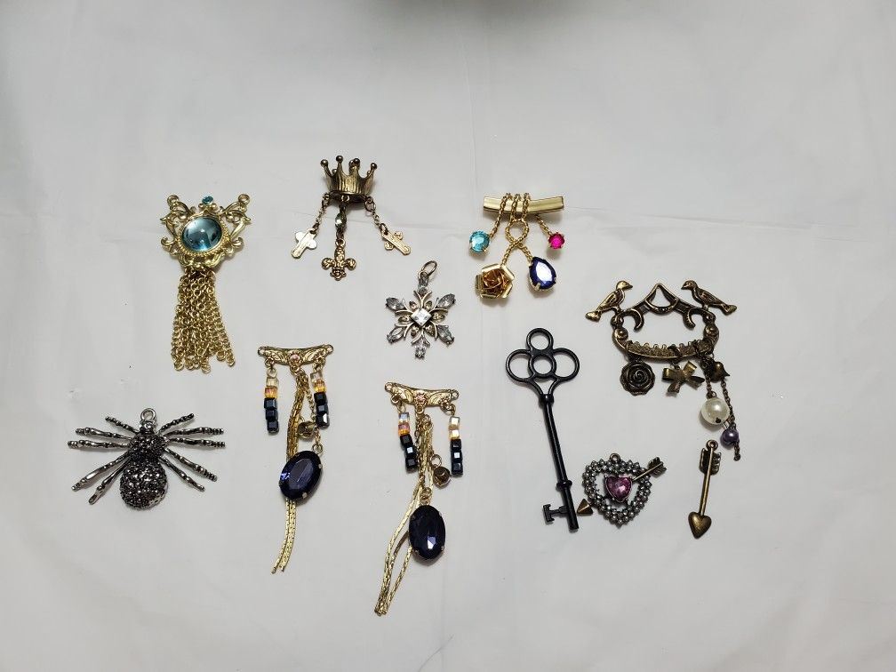 Large Lot of Necklace Pendants and Charms Agate Multiple Charms 11 Pieces
