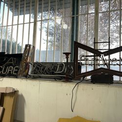 Budweiser Bud Dry & Spa Pedicure Neon Signs