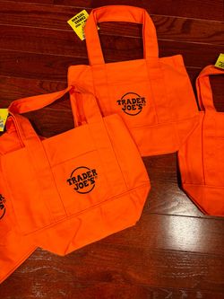 Trader Joe's Halloween Mini Tote in Orange - LTD EDITION, NWT! MATCHING SET OF 4