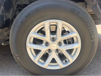 (5)Tires and rims for a Jeep gladiator or regular Jeep
