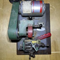 Key Cutting Machine. Locksmith