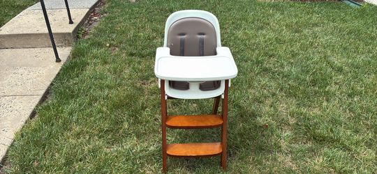 Oxo tot sprout wooden high chair