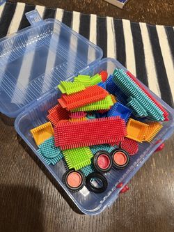 Bristle Block Building Set with Carry Case