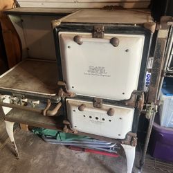 Old Fashion Gas Stove 