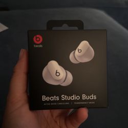 Beats Studio Buds (White)