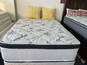 queen euro top  mattress