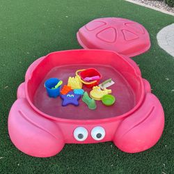 Step2 Crabbie Covered Sandbox with Toys