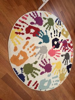 Kids room round rug
