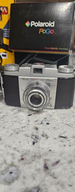 Vintage camera has not been tested
Family estate