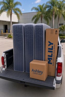 QUEEN MATTRESS FROM $100 / EASY PICKUP