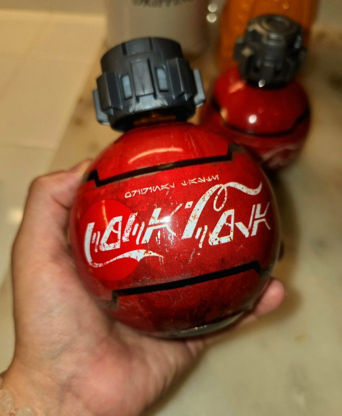 Disneyland BATUU BLACK SPIRE STARWARS COCA COLA SODA BOTTLE