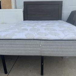 Nice full bed with good mattress