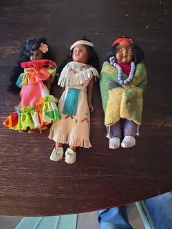 7 Vintage Souvenir Dolls – Hawaiian & Native American Style