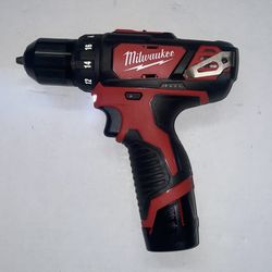 Milwaukee M12 12V Lithium-Ion Cordless 3/8 in. Drill/Driver (Tool-Only)