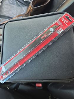 Milwaukee 9" Carbide Grit SAWZALL Blades – 3 Pack – NEW
Brand-new Milwaukee SAWZALL reciprocating saw blades, still in original packaging. Model 48-00