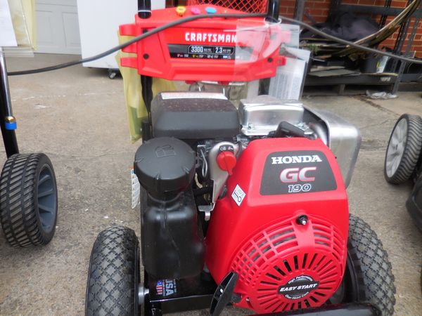 CRAFTSMAN 3300-PSI 2.3-GPM Cold Water Gas Pressure Washer with Honda