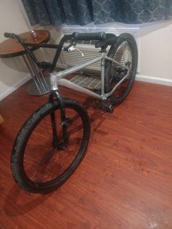 29 inch Throne Goon