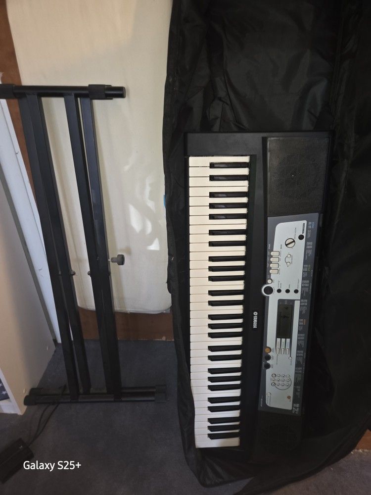 Yamaha PSR E213 Musical Keyboard