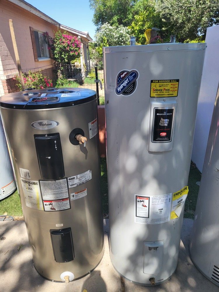 Electric Water Heater 50 Gal In Good Condition And Warranty Works Great