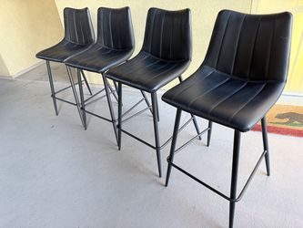 Alibi 37 inch Black Bar, Counter Stools Set of 4