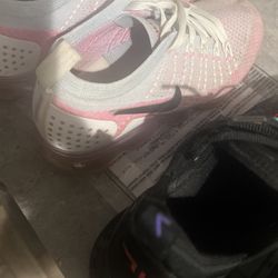 Women Shoe Size 8 50$ 