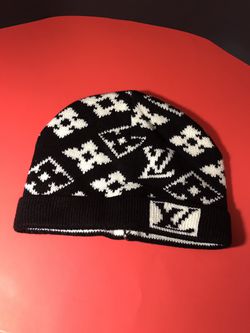 Lv hat and scarf set