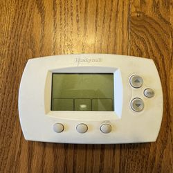 Honeywell FocusPro Programmable Thermostat