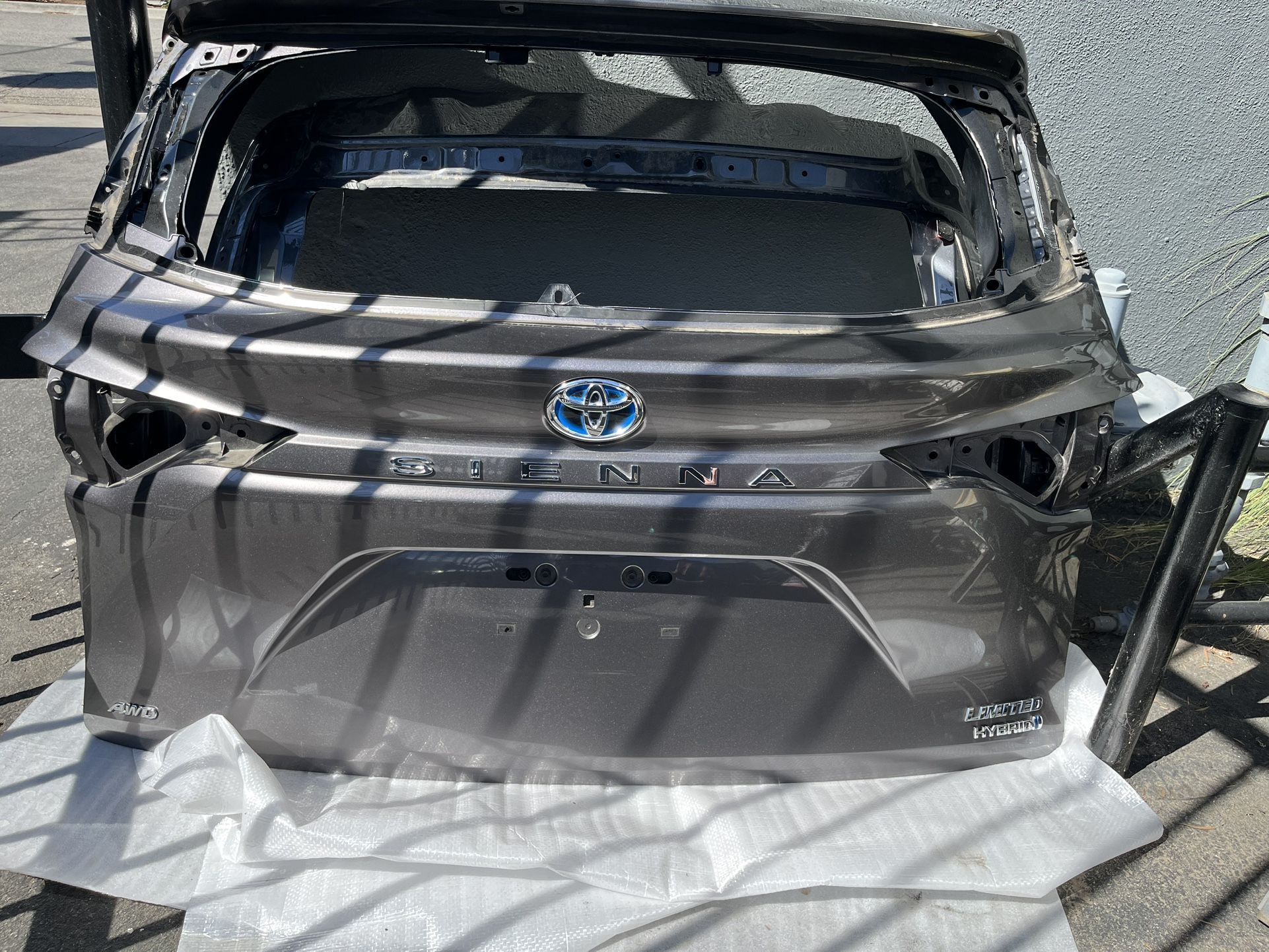 2021 - 2024 Toyota Sienna Tail Gate Lift Gate OEM