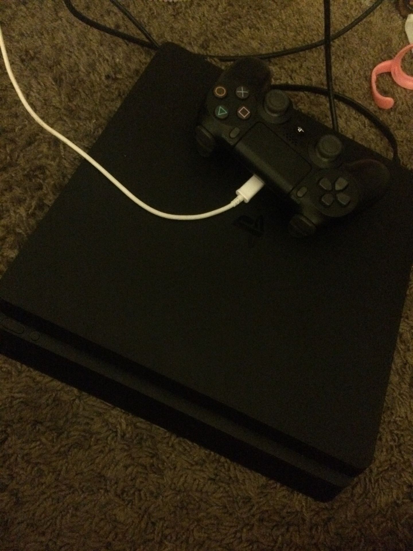 PS4 pro comes whit a controller and charger $180