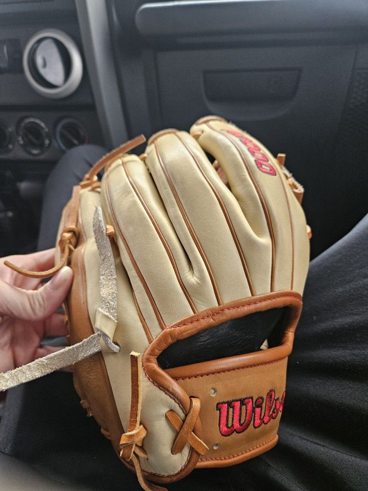 A2000 Wilson Glove