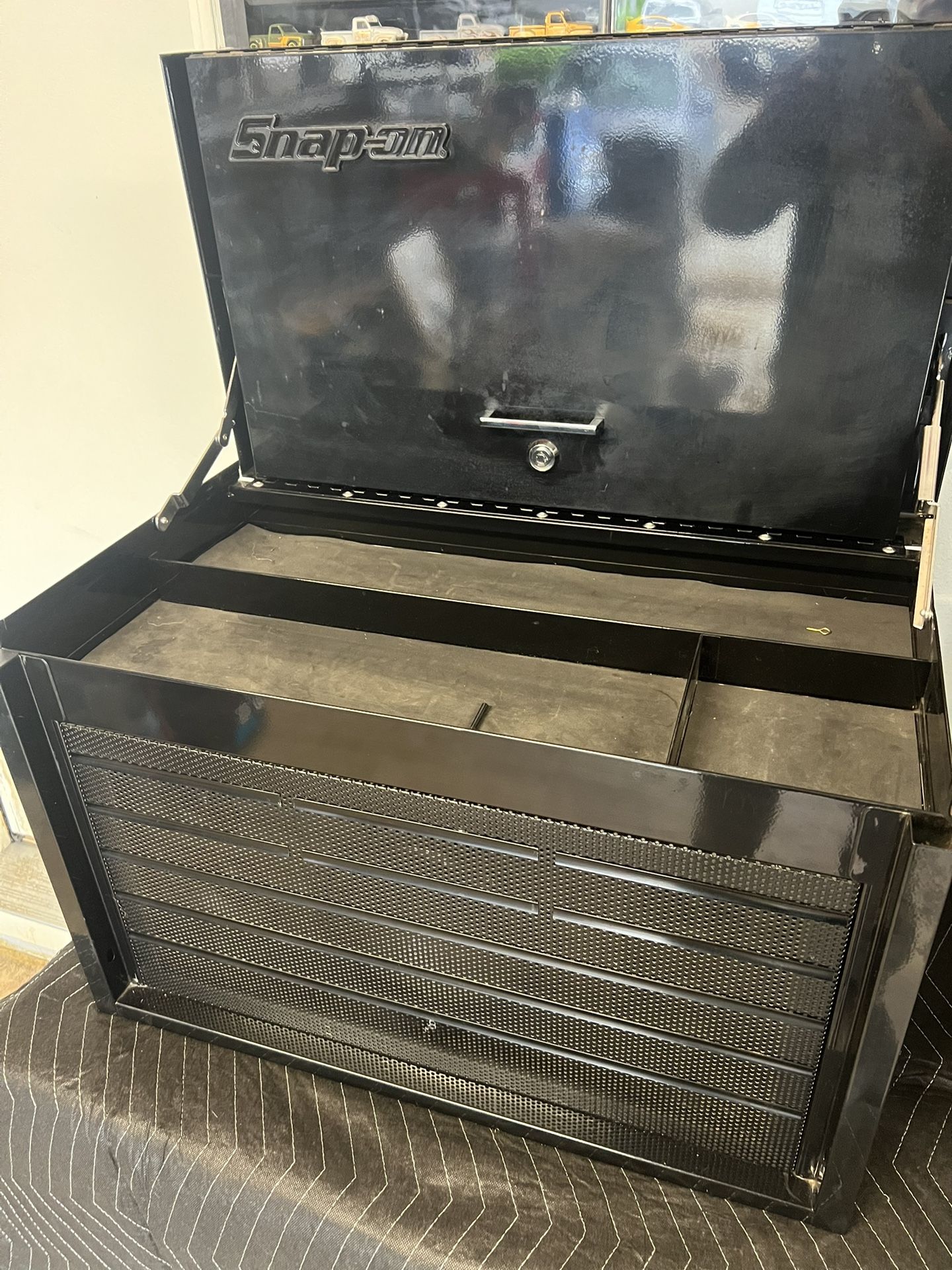 Snap On Bluetooth Speaker 