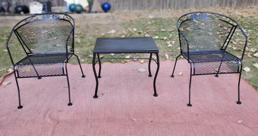 3pc Wrought-Iron Woodard Table and 2 Chairs Set!