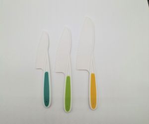 New Kids Safe Plastic Serrated 3 Knife Set