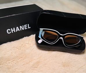 Women sunglasses