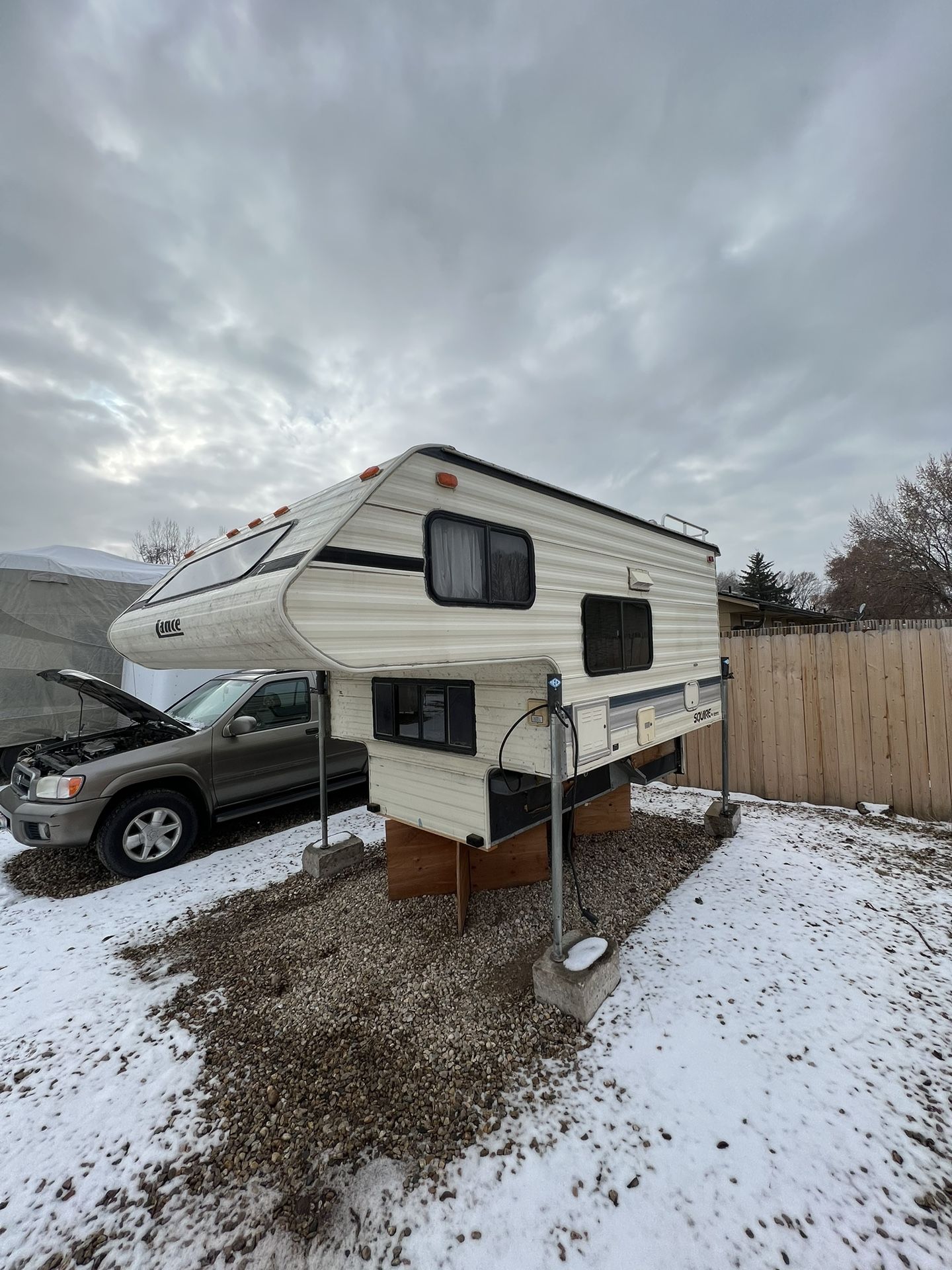 1990 Lance Cab over Camper