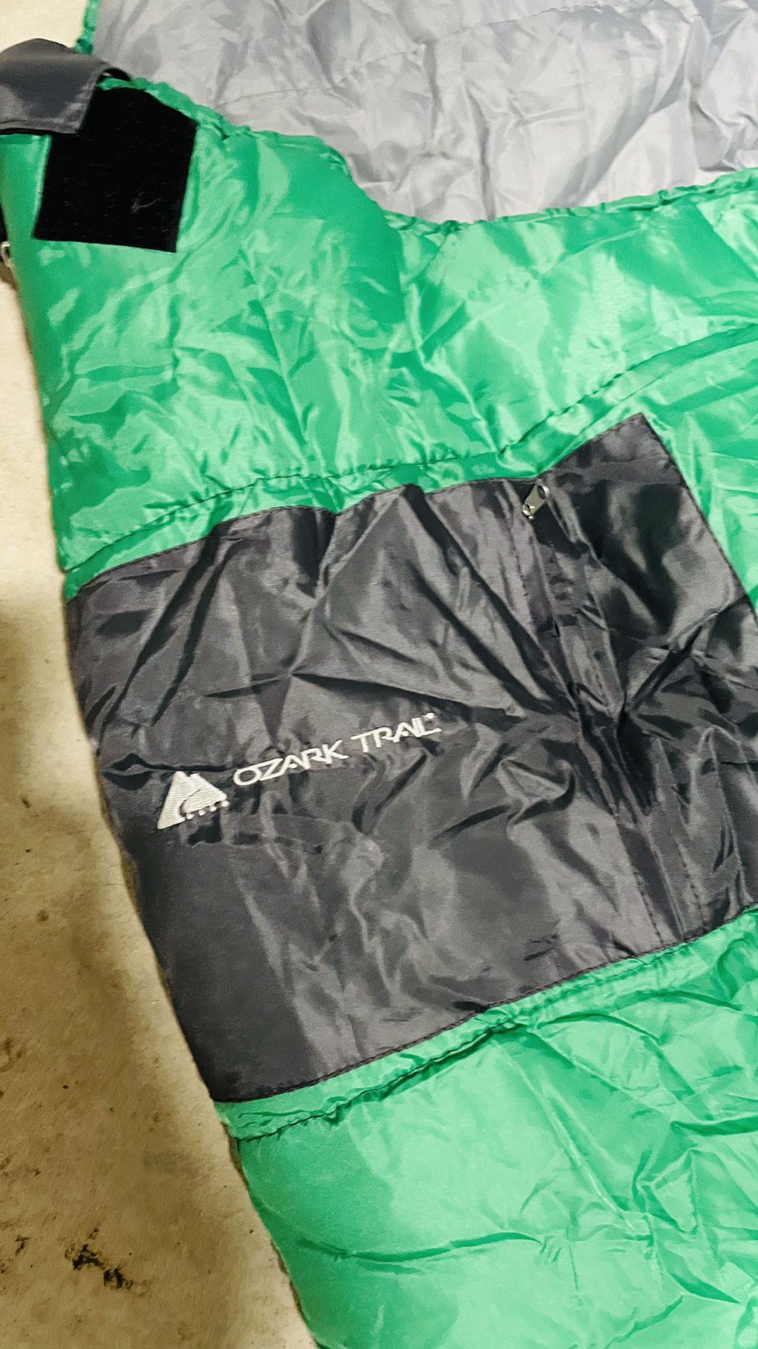 Ozark Trail Sleeping Bag  - Never  Used!!!!!!!!