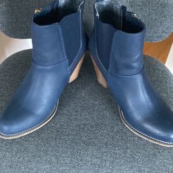 Woman's Blue Leather Boots